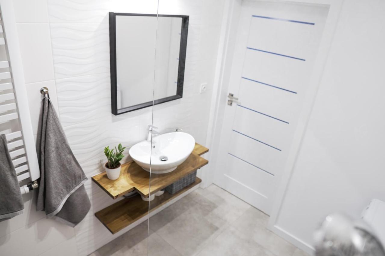 Vizzit Us Premium Apartments وارسو المظهر الخارجي الصورة