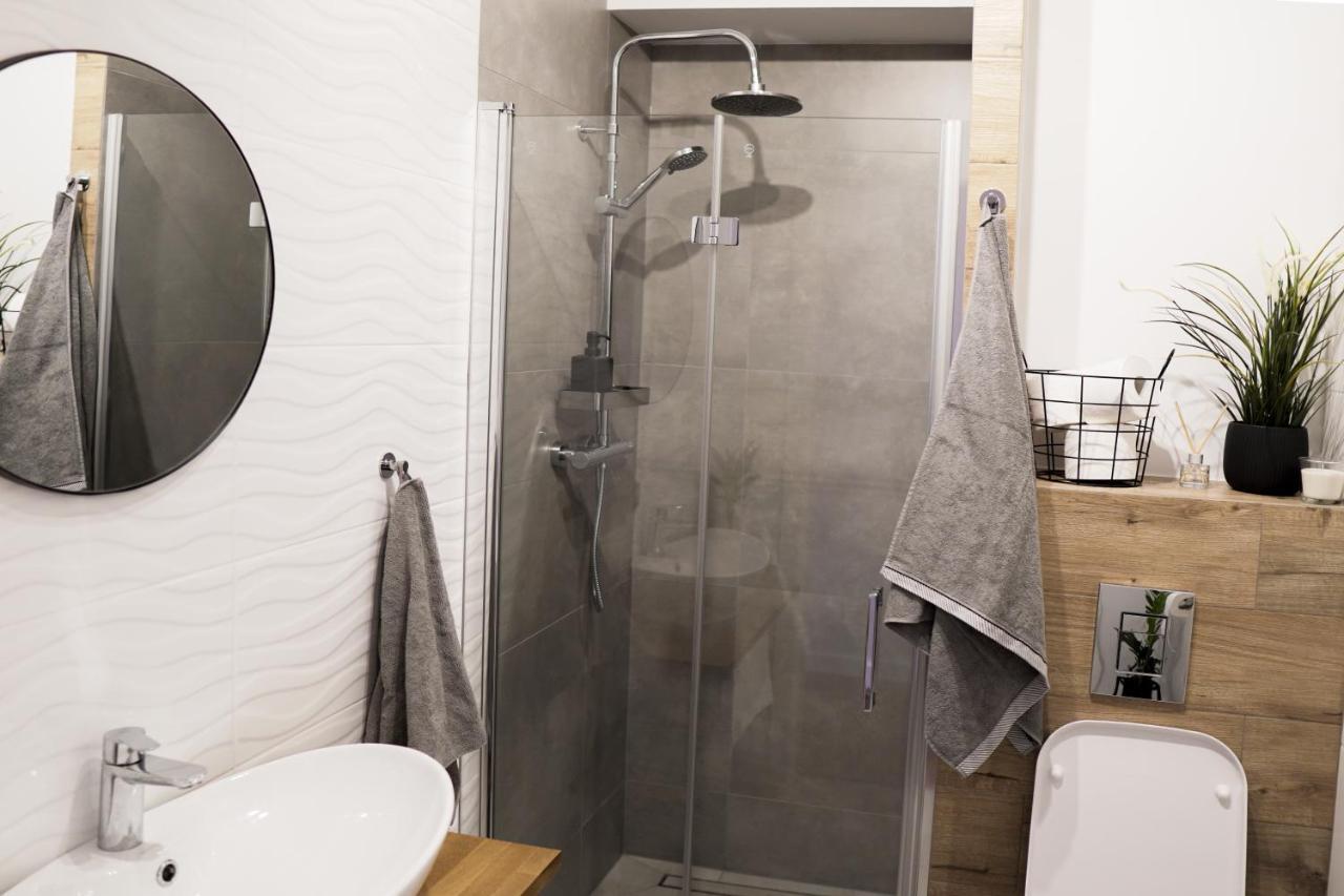 Vizzit Us Premium Apartments وارسو المظهر الخارجي الصورة