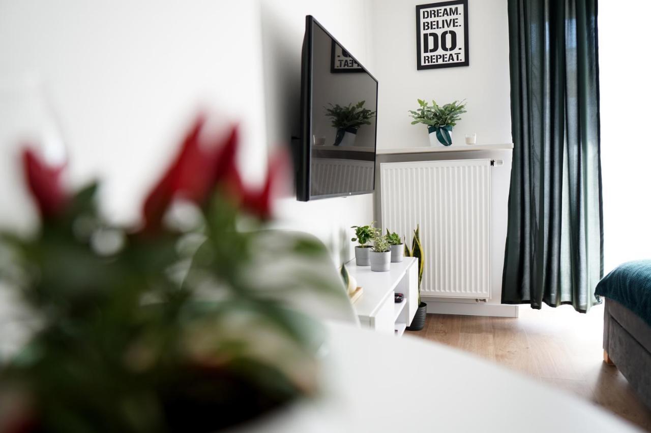 Vizzit Us Premium Apartments وارسو المظهر الخارجي الصورة